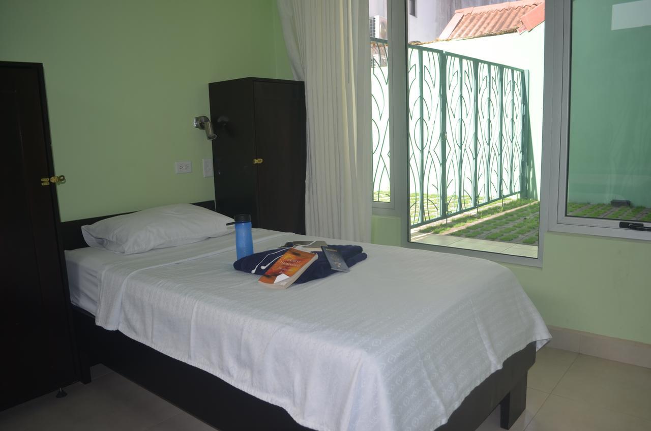 Room2Board Hostel And Surf School Jacó Exterior foto