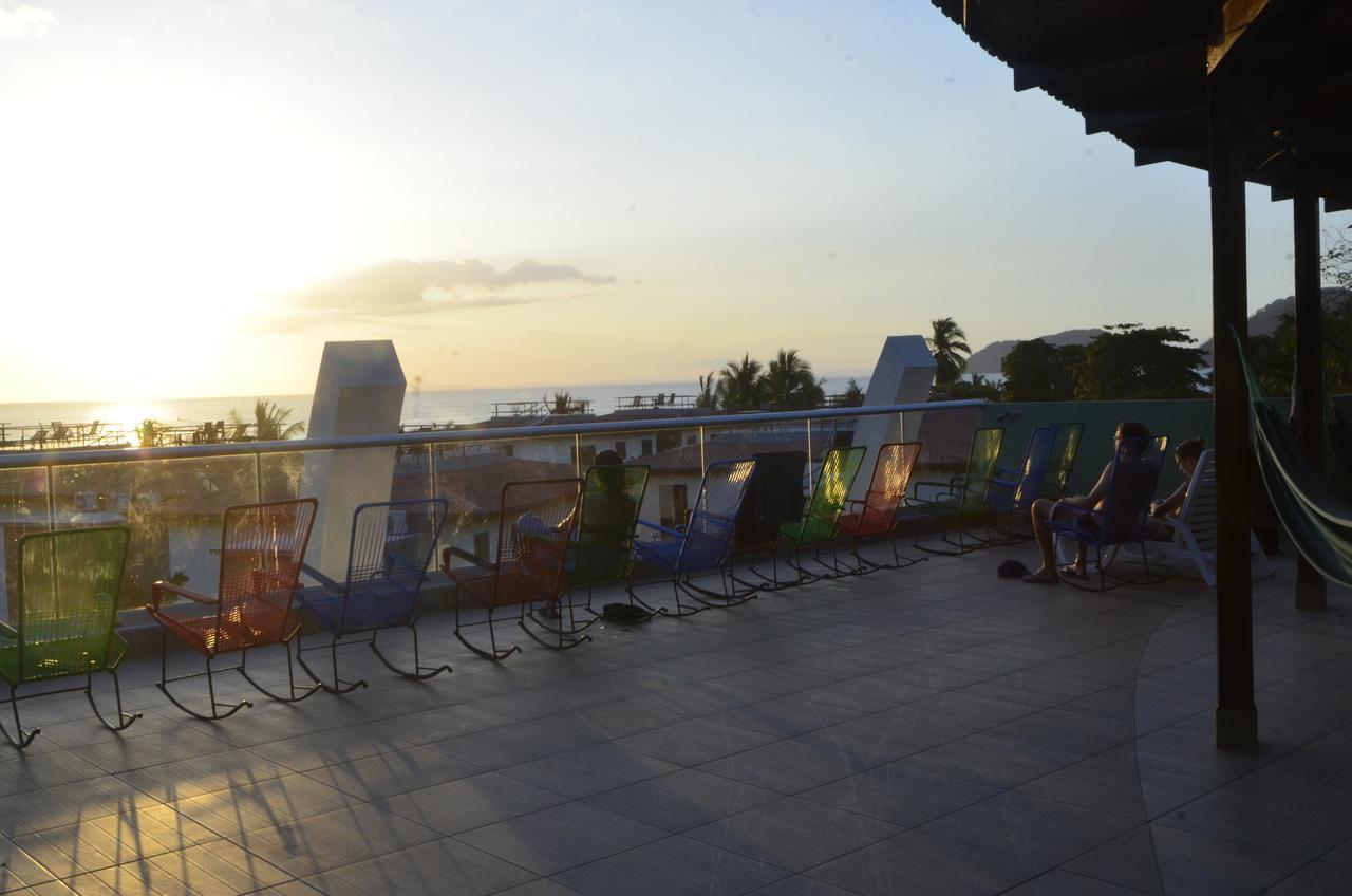 Room2Board Hostel And Surf School Jacó Exterior foto